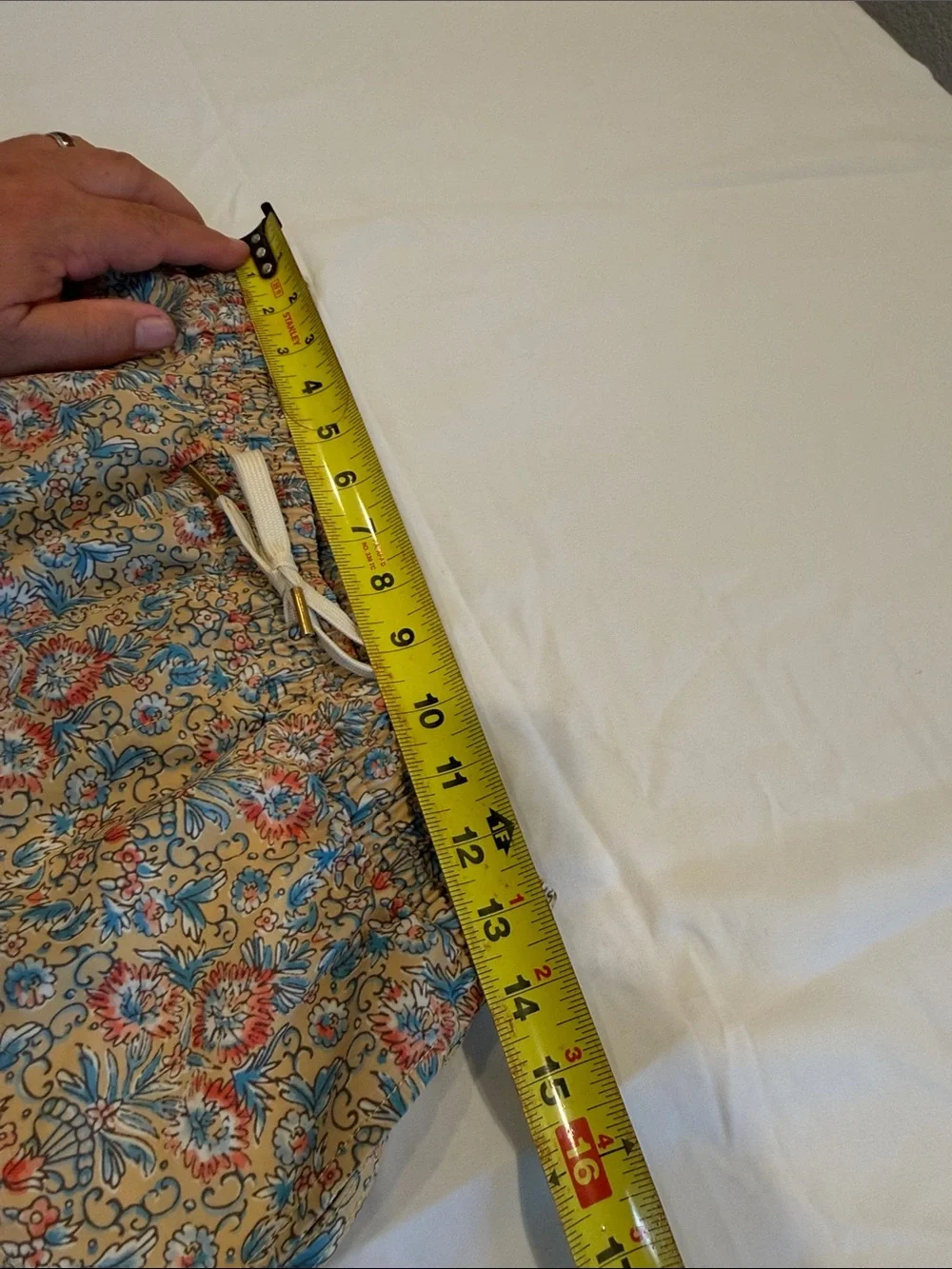 T0209100 Rhythm Men's Flat Front Shorts - Brown floral Pattern SZ 30